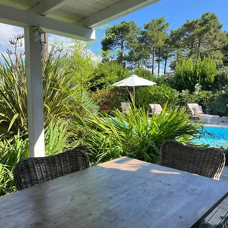 Villa Maona Cap *